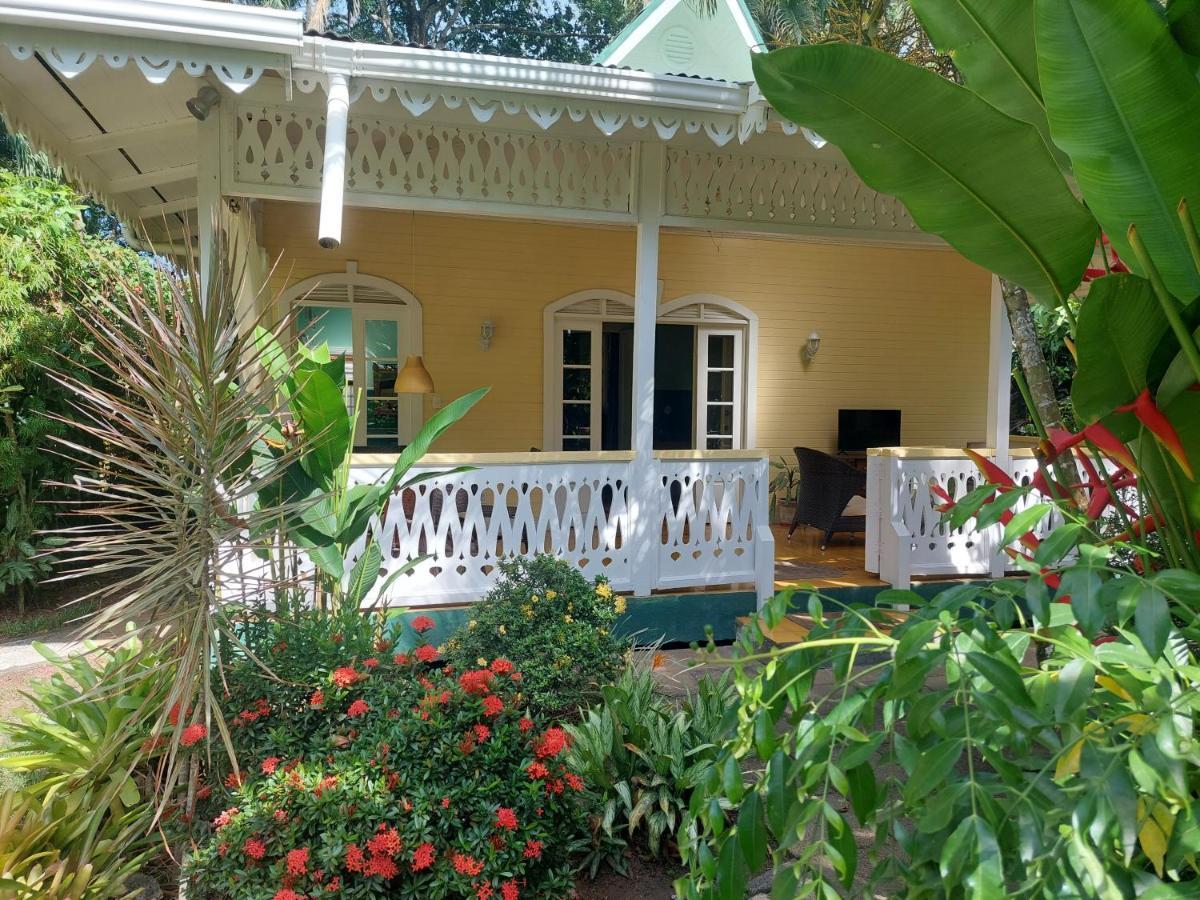 Playa Negra Guesthouse Кахуита Екстериор снимка
