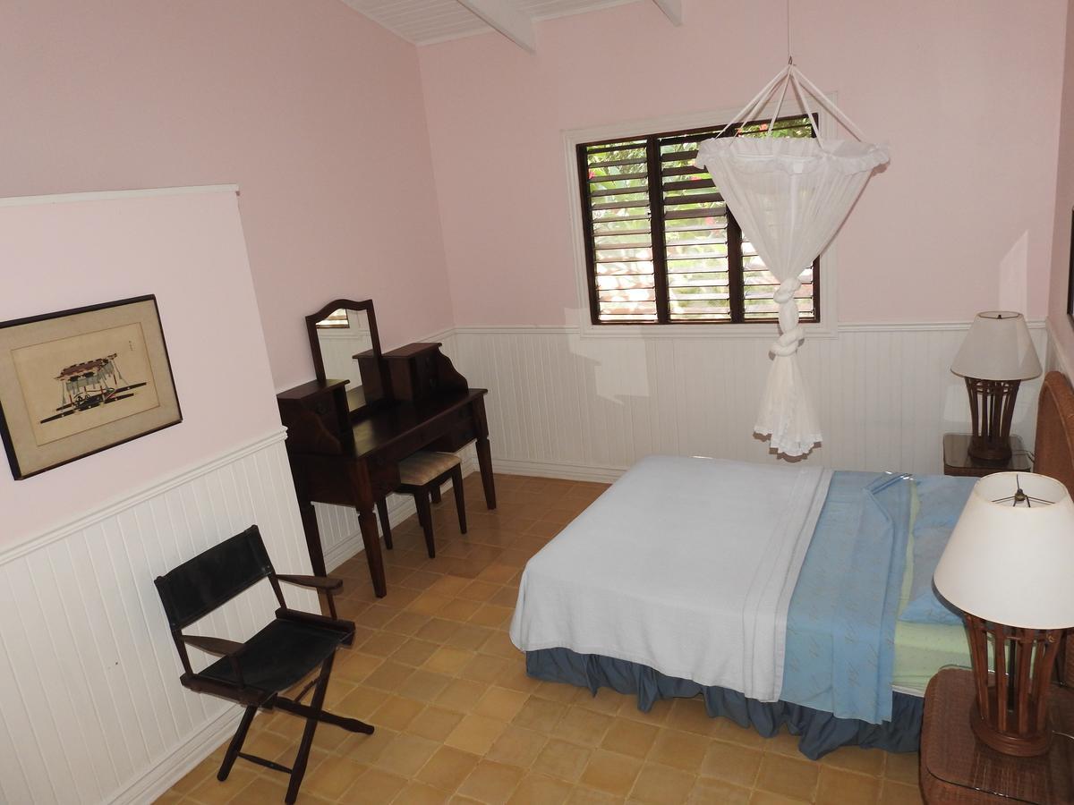 Playa Negra Guesthouse Кахуита Екстериор снимка
