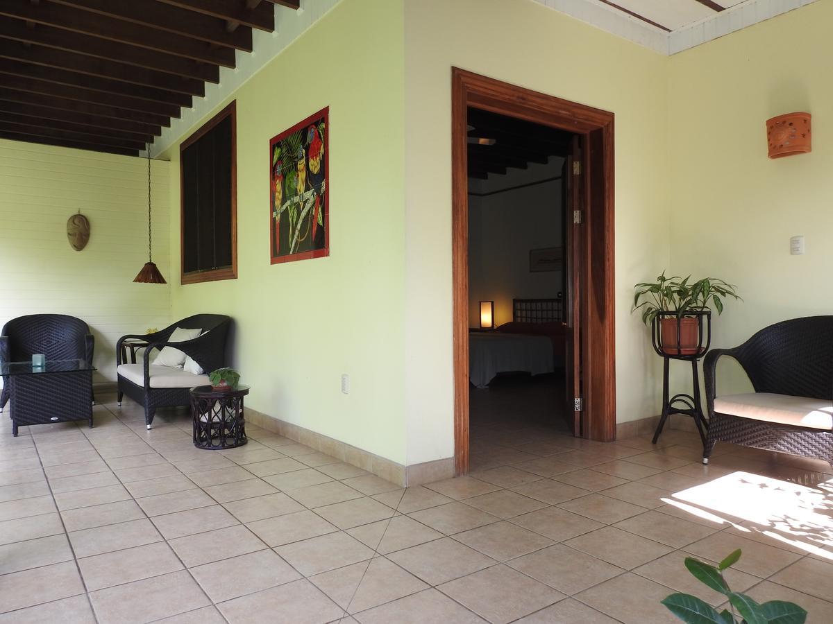 Playa Negra Guesthouse Кахуита Екстериор снимка