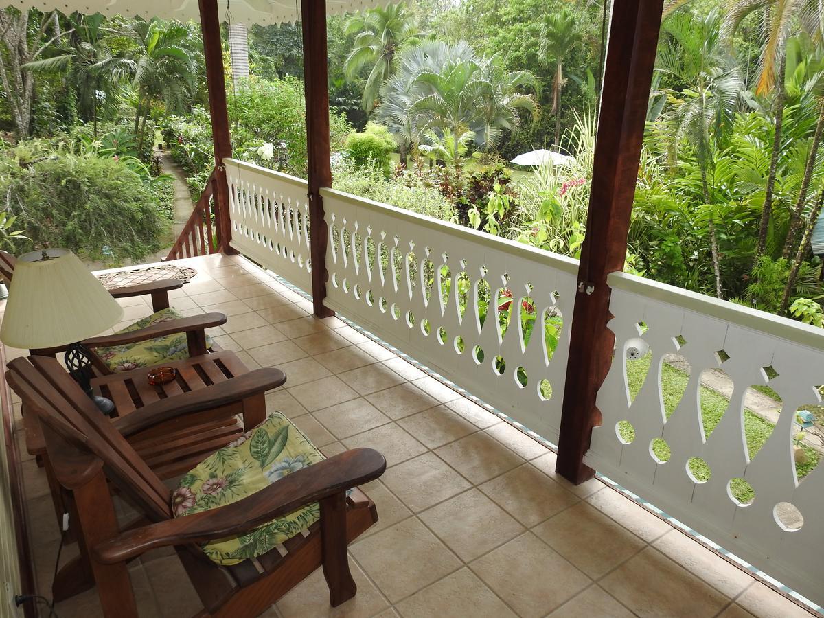 Playa Negra Guesthouse Кахуита Екстериор снимка