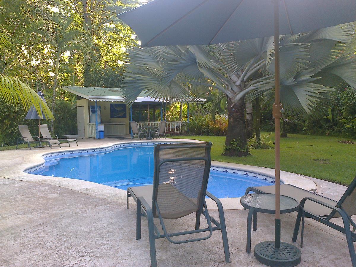 Playa Negra Guesthouse Кахуита Екстериор снимка