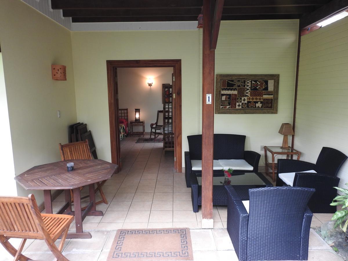 Playa Negra Guesthouse Кахуита Екстериор снимка
