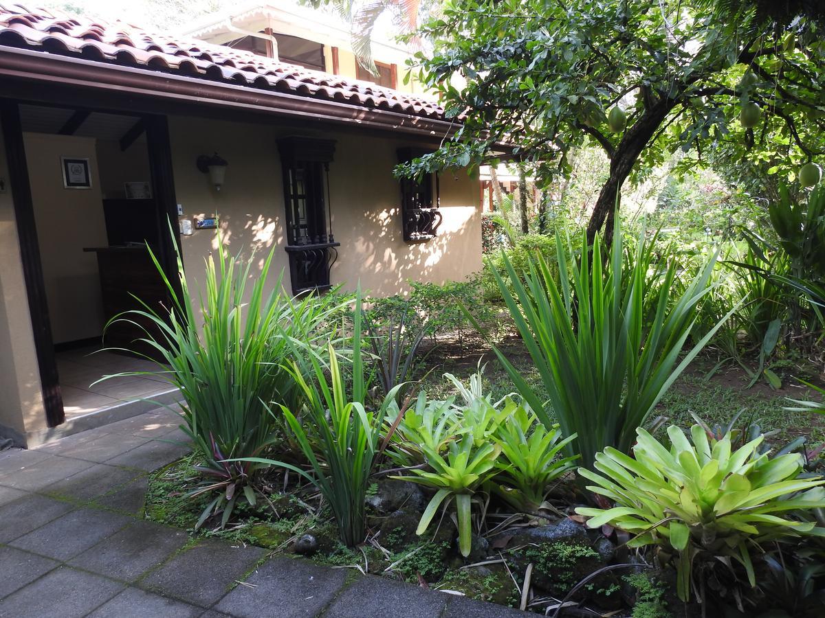 Playa Negra Guesthouse Кахуита Екстериор снимка