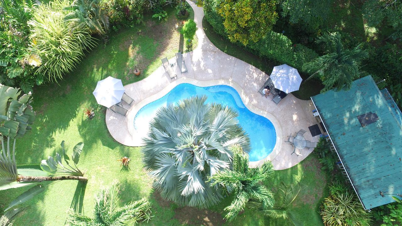 Playa Negra Guesthouse Кахуита Екстериор снимка