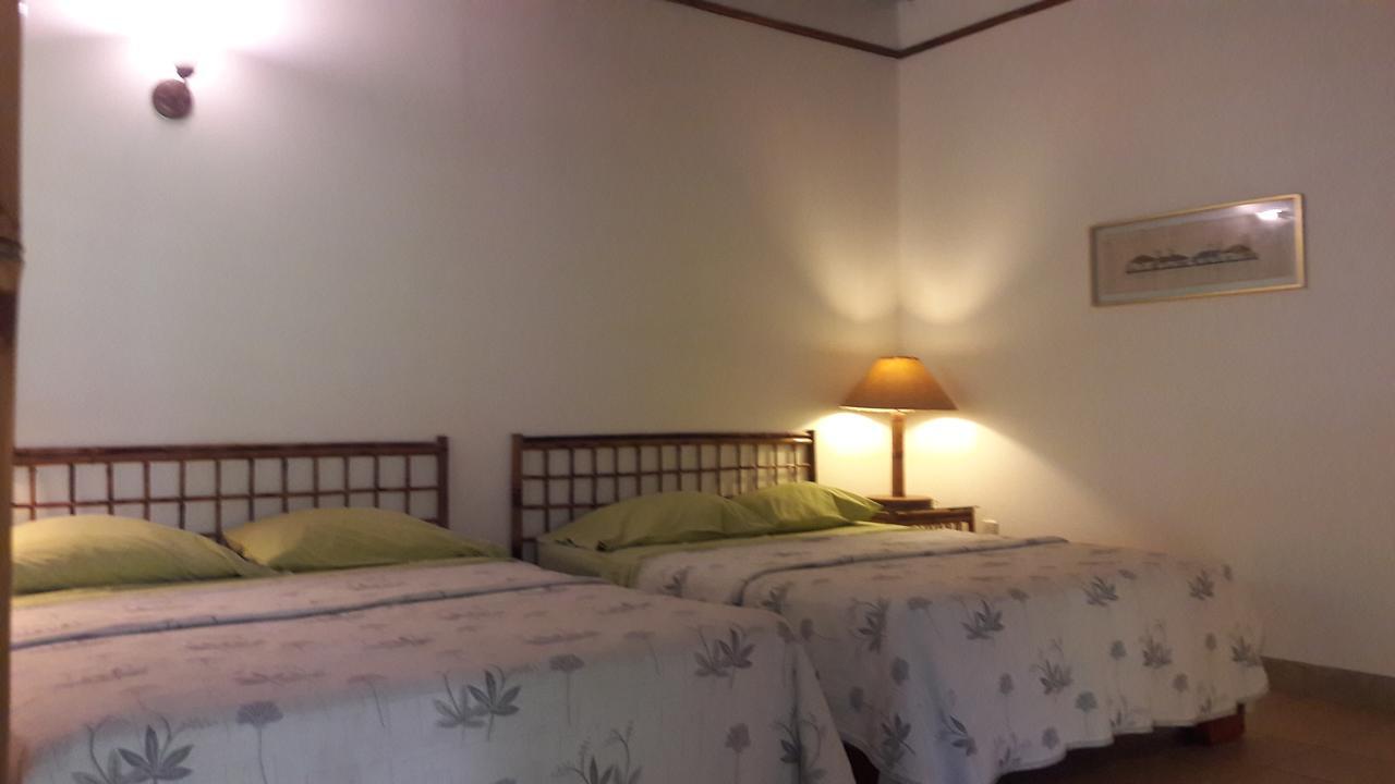 Playa Negra Guesthouse Кахуита Екстериор снимка