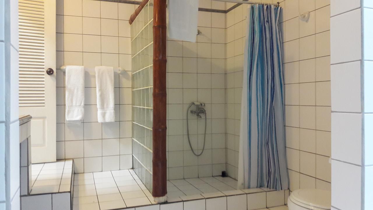 Playa Negra Guesthouse Кахуита Екстериор снимка