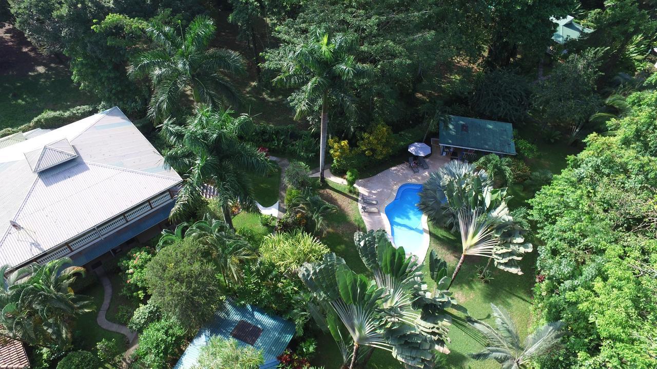 Playa Negra Guesthouse Кахуита Екстериор снимка