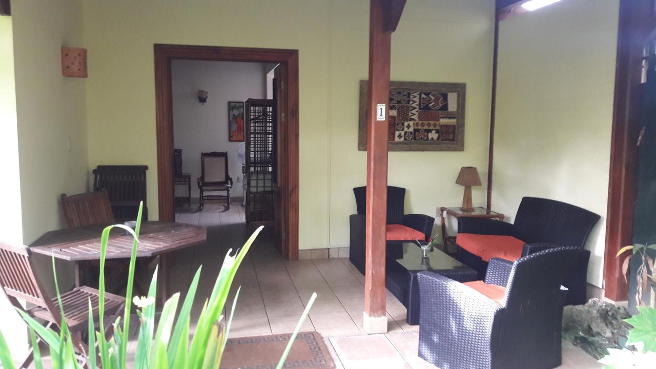 Playa Negra Guesthouse Кахуита Екстериор снимка