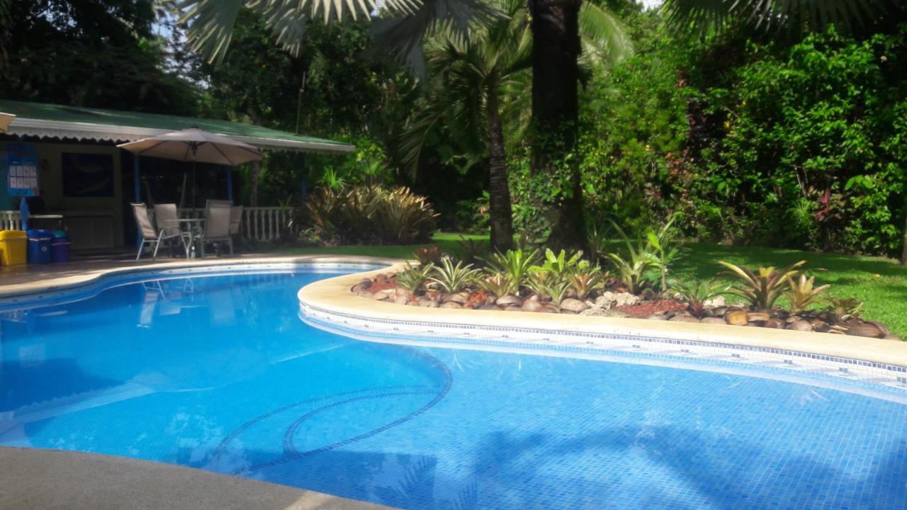Playa Negra Guesthouse Кахуита Екстериор снимка